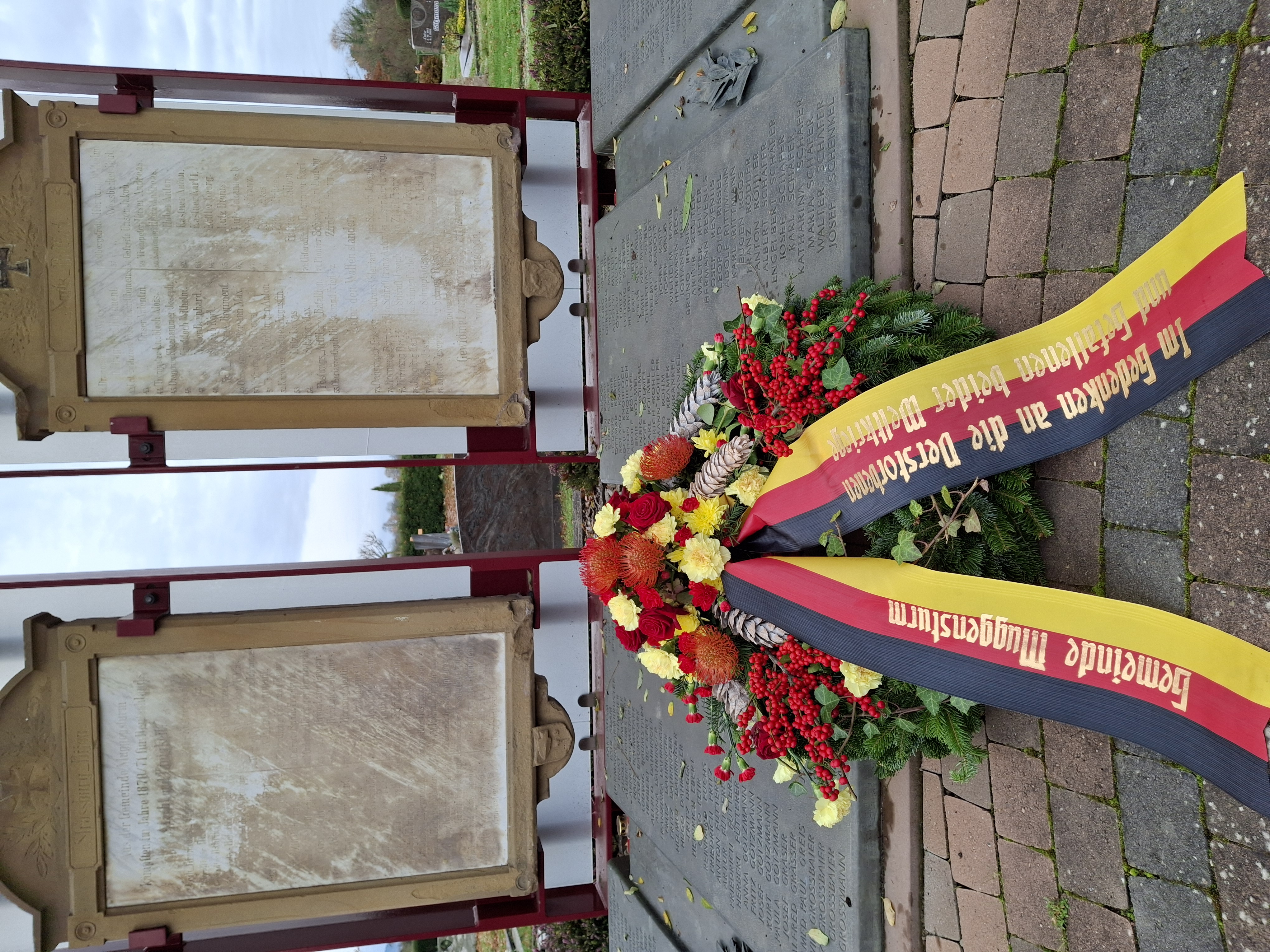 Selbstverstndlich waren auch CDU-Mitglieder bei der kurzen Feier dabei.