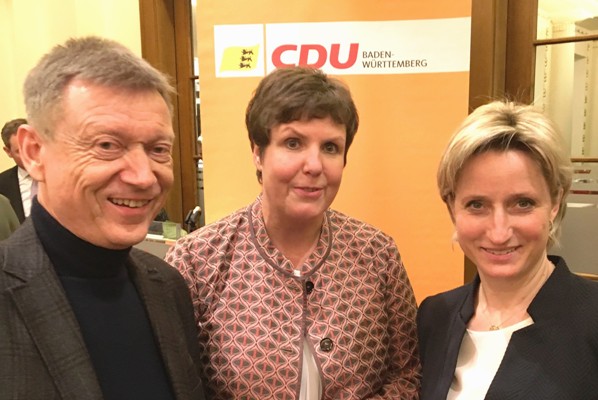 Joachim Schneider mit Sylvia Felder und Dr. Nicole Hoffmeister-Kraut 