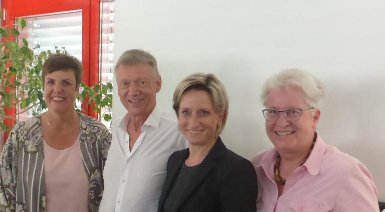 Joachim Schneider und Birgitta Haller-Mller mit Sylvia Felder und Dr. Nicole Hoffmeister-Kraut 